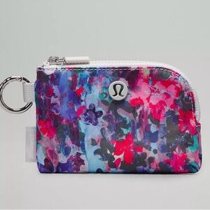 NWT Lululemon Clippable Card Pouch-Flower Glide Multi/Vapor